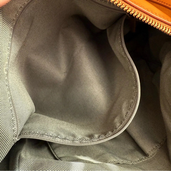 Fossil Jolie’s Hobo Bag - Picture 13 of 15